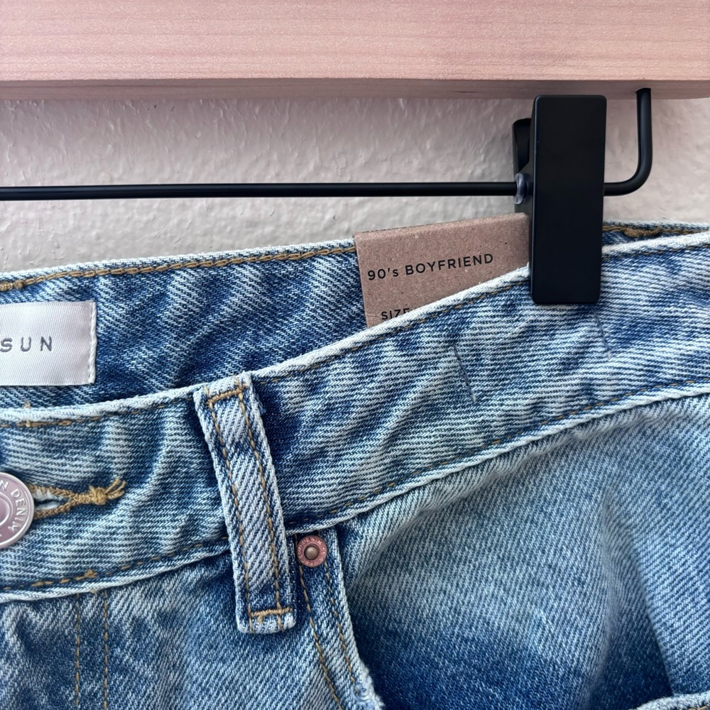 PacSun NWT Women's “Light Indigo” - Ripped '90s Boyfriend Jeans - Size 29 🎀 - Picture 2 of 8